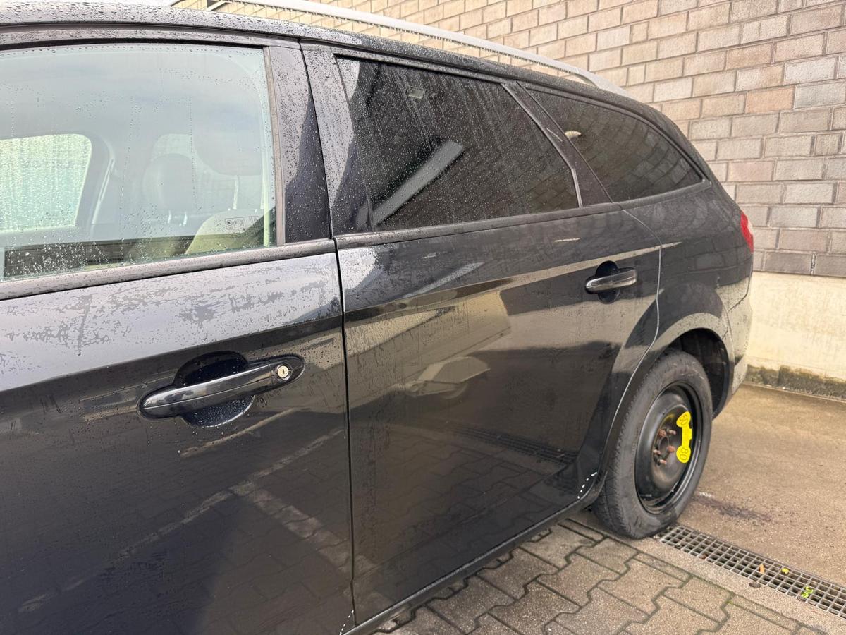 Ford Mondeo BA7 original Tür hinten links Panther Schwarz Rohbau Kombi BJ09 Ford Mondeo BA7 original Tür hinten links Panther Schwarz Rohbau Kombi BJ09